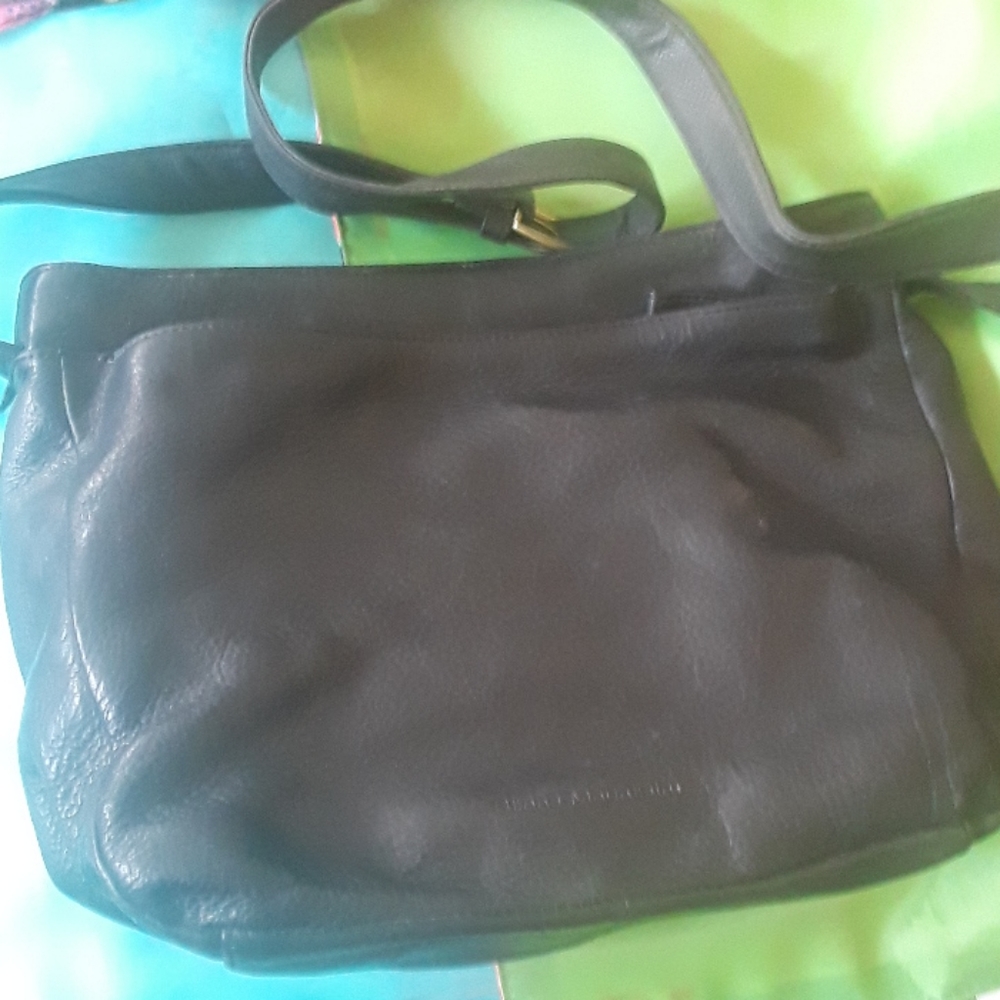 Stone mountain black leather bag